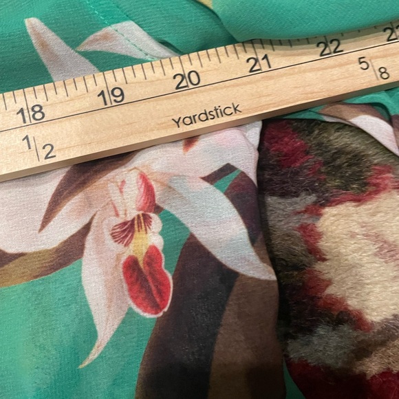 Chico's Green Floral Blouse - Picture 4 of 6
